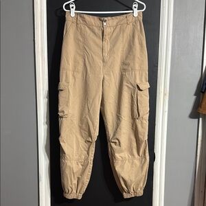 Wild Fable Cropped Cargo Jogger Size: L Inseam: 26”